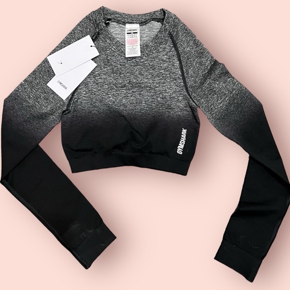 Gymshark Set (Top & Leggings) - Picture 6 of 8